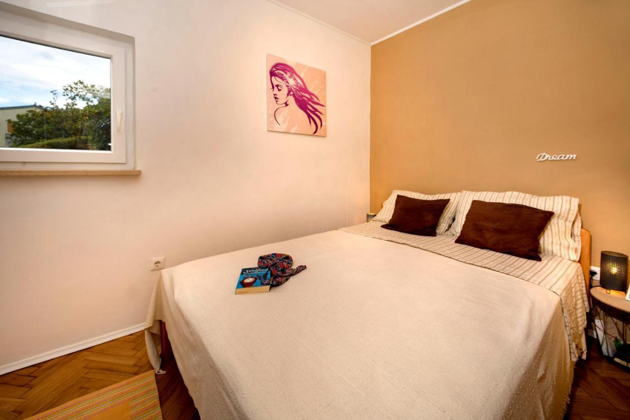 B Apartment Ravni Exteriör bild